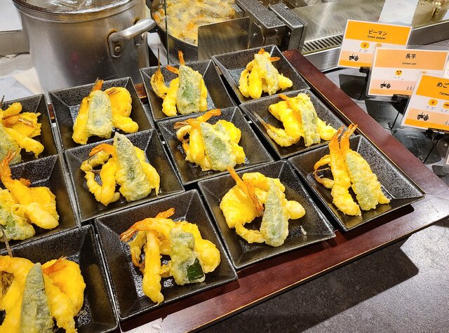 オープンキッチン:季節野菜の天ぷら