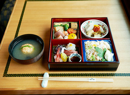 昼食
