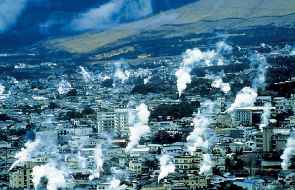 和と洋の異なる２つのレトロな町並みと別府・由布院散策　2日間