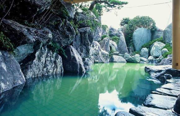＜おとなびメルマガ掲載コース＞越後の名湯月岡温泉　「白玉の湯泉慶・華鳳」に泊まる　冬の新潟　名所満喫の旅　2日間