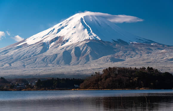 一番美しくみられる時期に訪れる　世界文化遺産「富士山」絶景めぐり　2日間
