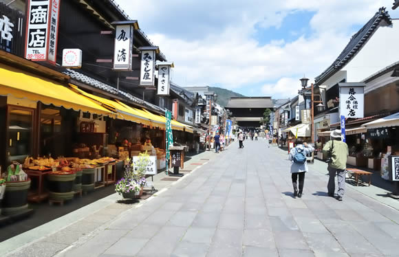 一度は行きたい信州の名刹　善光寺参拝と日本三名泉　ほっこり草津温泉　3日間