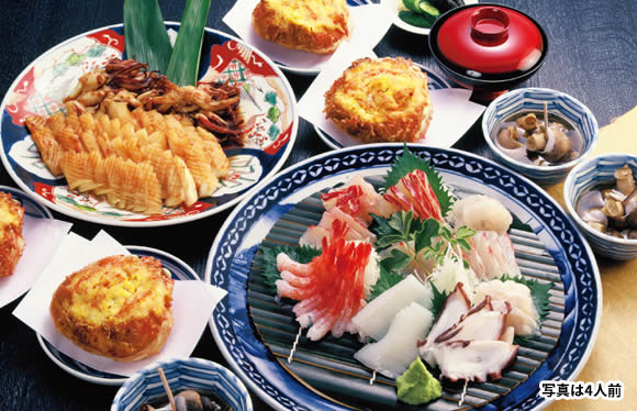 雪吊りの兼六園と冬ならではの加賀美食旅　北陸・小松の名料亭「料亭　長沖」で名物かに甲羅揚げをご賞味　日帰り