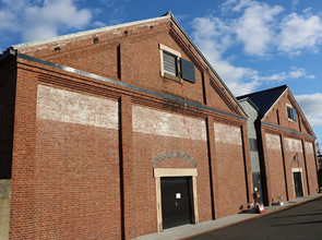 名勝三方五湖・水月湖を望むホテルでご昼食　冬の味覚「ふぐ」とノスタルジックな敦賀赤レンガ倉庫　日帰り