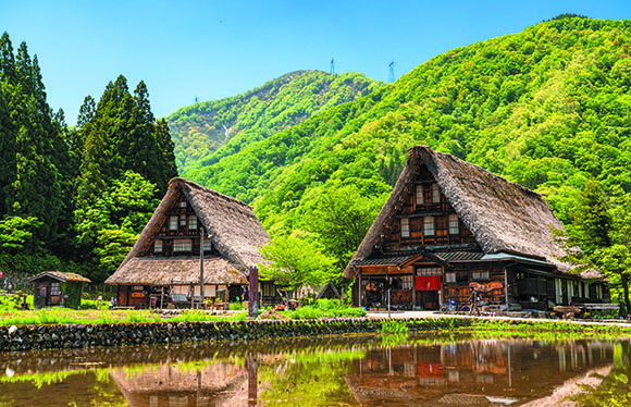 ２つの合掌造り集落「五箇山」「白川郷」　２日間　