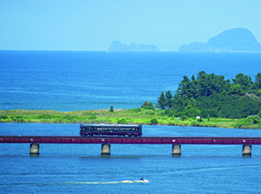 【会員限定】「丹後の海」乗車と走るレストラン列車「丹後くろまつ号」乗車　2日間