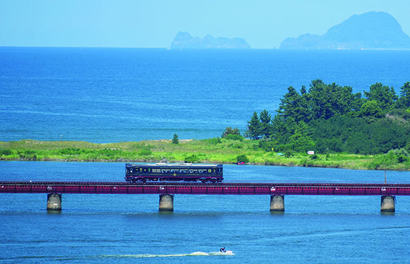 【会員限定】「丹後の海」乗車と走るレストラン列車「丹後くろまつ号」乗車　2日間
