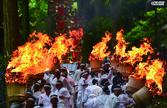 日本三大火祭「那智の扇祭り」と熊野三山巡り　２日間
