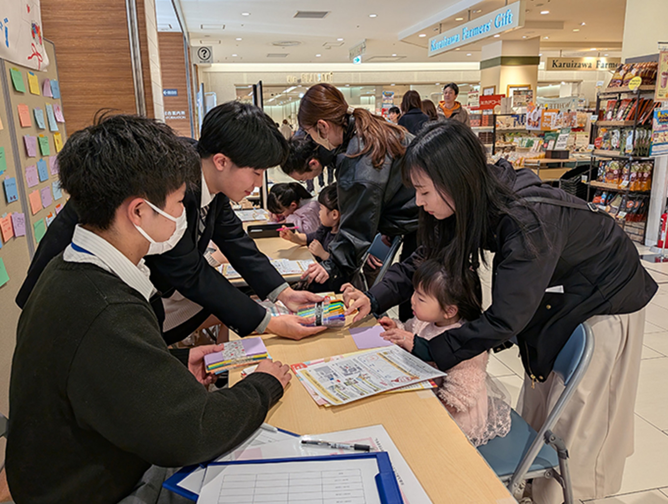 取り組む高校生たち