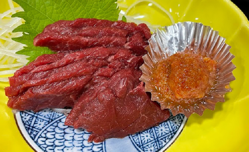 会津のグルメ 馬刺し画像