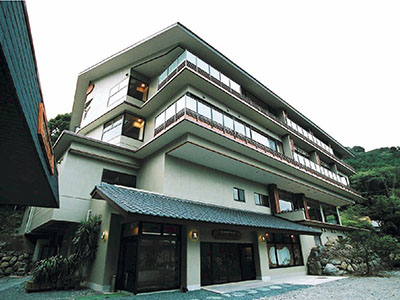 飲泉、自家源泉かけ流しの秘湯　観音温泉